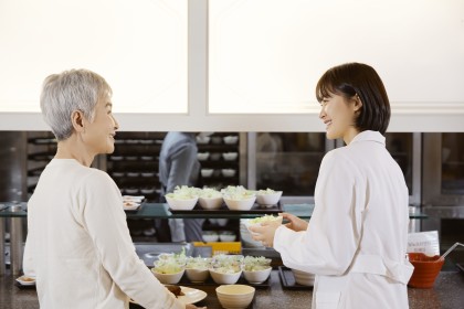 무료 급식 자원봉사 활동 현장 기록 🍲 이미지